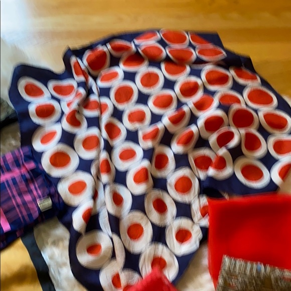 Vintage Scarves ๐งฃ - Picture 2 of 12